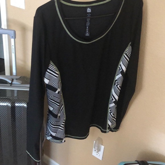 Work out top - Picture 1 of 2